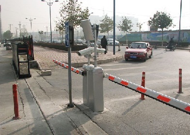 Controlo de acessos em parque de estacionamento